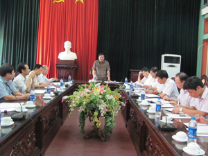 Đồng chí Hoàng Việt Cường, Bí thư Tỉnh ủy phát biểu kết luận buổi làm việc với lãnh đạo Hội CCB tỉnh.